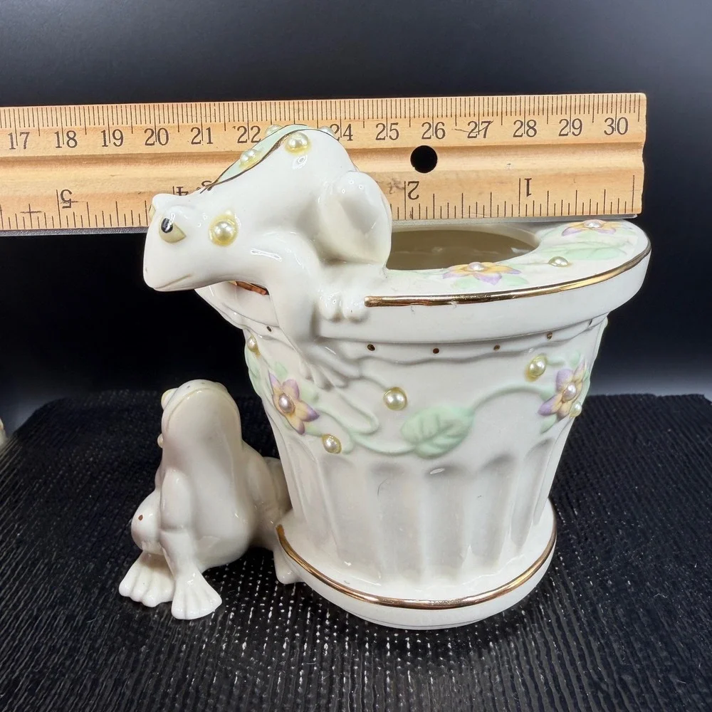 Lenox Porcelain Frog Planter Ivory Gold Trim Faux Pearl Floral Garden Decor READ